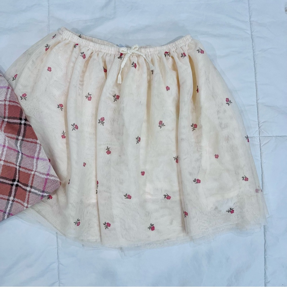 Old Navy/ Inbetween • Toddler Girls Plaid and Floral Skirt Set Bundle GUC 5T - Picture 3 of 7